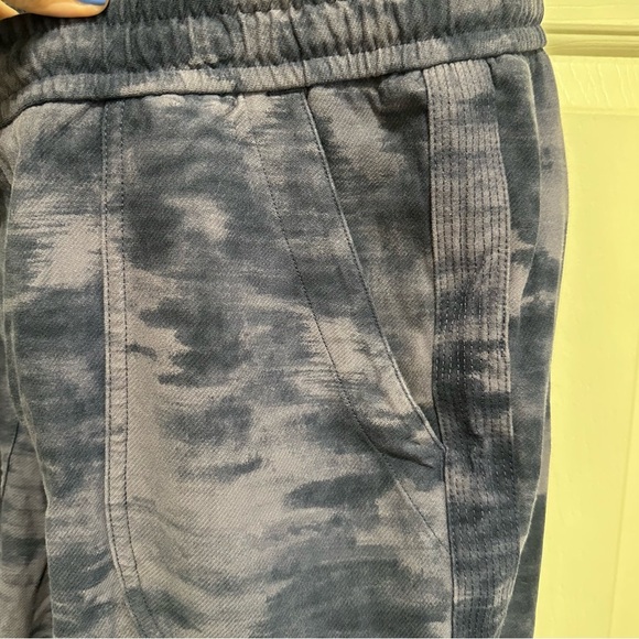 Athleta Farallon Printed Purple Blue Jogger Size 14 - Picture 7 of 8